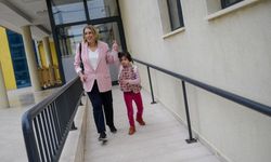 İzmir'de  Yurdoğlu Engelli Çalışmaları Merkezi anne ve kızının hayatını değiştirdi!
