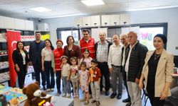 Karabağlar’da ikinci dayanışma noktası olan Çalıkuşu Sosyal Market açıldı