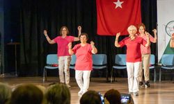 Karşıyaka'nın Çınarları'ndan dönem sonu gösterisi