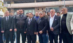 Takım elbiselerle mesaj! Kemeraltı esnafından Tugay’a sert tepki ve özür talebi