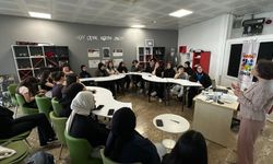 Klavye başındaki tehlikeye karşı İzmirli gençlere pratik rehberlik