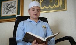 Sınavlara birlikte hazırlandılar, anne ve oğlu aynı gün hafız oldu