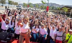 Konak Sahili’nde Anneler Günü coşkusu! Erik Dalı’yla unutulmaz kutlama