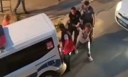 Kuşadası’nda geceyi karıştıran kavga! Sokaktaki araçlara zarar verdi