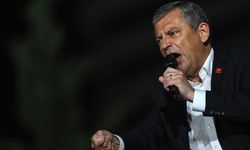 Özgür Özel'den çok konuşulacak paylaşım: "Şaha da fazla güvenme, gün gelir mat olur!"