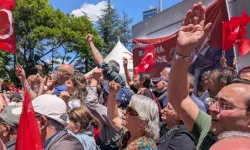 CHP'de destek bölündü! Hangi önemli isimler Özgür Özel'in yanındaydı?