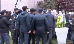 SON DAKİKA CHP Genel Merkezi'ne kapıyı kırıp girdiler! Plastik mermili, biber gazlı müdahale