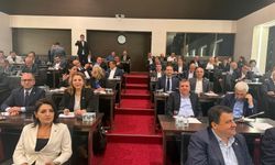 İzmirli 4 Vekil 'Özel' kanadının grup toplantısına katılmadı!