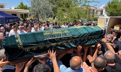 24 yaşındaki Ayşe Irmak Öğretmen İzmir'de toprağa verildi