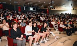 Üniversitede milli maç coşkusu: Öğrencilerden A Milli Takım’a tam destek!
