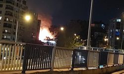 Bayraklı’da otluk alanda yangın: Yoğun duman kentin birçok noktasından görüldü