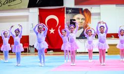 Bayraklı’nın genç yetenekleri sahnede devleşti: İzleyenler hayran kaldı!