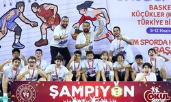 Bu çocukların bileği bükülmüyor! 24 Maç sıfır yenilgi: Şampiyon İzmir!