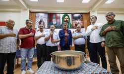 Cemil Tugay Karşıyaka'da aşure programına katıldı: Birbirimize iyilikle yaklaşmalıyız