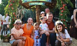 Başkan Cemil Tugay Selçuk'ta şeftali hasadına katıldı: "Üreticimizin yanında olmayı sürdüreceğiz"