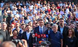 CHP İzmir'in Buca Belediyesi önündeki açıklamasına belediye başkanlarından destek!