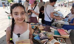 Foça'da 14. Kitap Şenliği: 2 Bin 600 kitap ücretsiz dağıtıldı