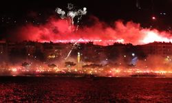 Göztepe 101 yaşında! Güzelyalı’da meşaleli kutlama geceyi aydınlattı