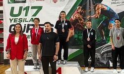 İzmirli sporcular güreşte bronz madalyayı kaptı!