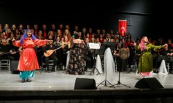 Bornova’da Kültür Sanat Rüzgarı: Halk Dansları Festivali "Kaşıkların Ritmi" İle Başladı
