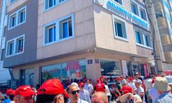 İşçilerin TİS yürüyüşü öncesi kritik zirve! İzBB'den Belediye - İş'e son dakika çağrısı!