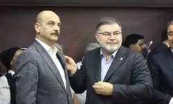 İYİ Parti'den AK Parti'ye transfer!  Konak İlçe Başkanlığı'nda rozet takıldı!