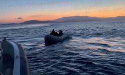 İzmir açıklarında kaçak göçmen operasyonu: 32'si kurtarıldı, 14'ü yakalandı!
