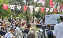 İzmir’de sanatla çevre farkındalığı: “Çevre Demişken…” oyununa büyük ilgi