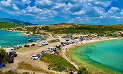 İzmir’de hem sörf hem mangal bir arada: Bu plaja gelen gün boyu ayrılmak istemiyor