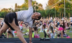 İzmir'de yoga festivali coşkusu: Bizim mutluluğa ihtiyacımız var