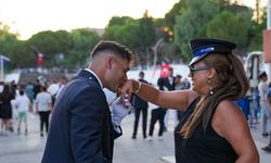 Kendisini kurtaran askerin sözünü dinledi: 72 Saat Enkazda Kalan depremzede Polis oldu