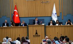 Büyükşehir Meclisi'nde İZBETON düellosu! Karşılıklı mevzuat restleşmesi!