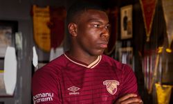 Göztepe yeni transferini resmen açıkladı: Sinclair Armstrong formayı giydi!