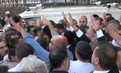 SON DAKİKA Meclis kapısında CHP'liler birbirine girdi: Arbede yaşanıyor!