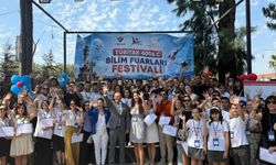 İzmir’de bilim ve teknoloji rüzgarı: 4 bin proje arasından seçilen 50 tasarım sergilendi