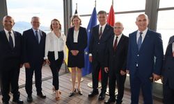 40 yıllık diplomasi kariyerini İzmir'de noktaladı!