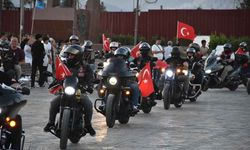 İzmir'de 15 Temmuz anısına bayraklı motosiklet ve bisiklet turu düzenlendi!