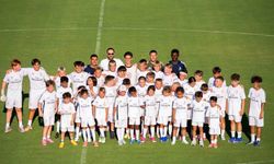 Arda Güler minik futbolculara unutulmaz anlar yaşattı!