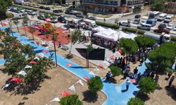 Bayraklı'da park ve otopark bir arada: Mehmet Ali Sarızeybekler parkı açıldı