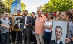 Bornova ‘Yeni Parti’ yürüyüşü yaptı, mesaj verdi ama istifa etmedi! Gözler Pazartesi gününde!