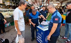Buca pazarlarında eksik gramaj hilesine engel: Zabıta tartı kontrol noktaları kurdu!