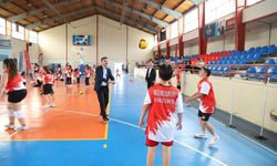 Dikili'de genç sporcular plaj voleybolu turnuvasında buluşacak!