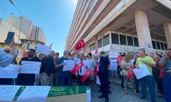 Kemeraltı esnafından Çankaya Katlı Otopark direnişi!  Tabut ve sloganlarla yürüdüler!