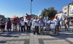 Foçalı emekliler meydanda: "Açlık sınırının altına mahkum edildik"