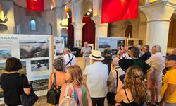 Fotoğraflı Antroposen Hikayeler sergisi Çeşme'de açıldı