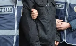 İzmir Gaziemir'de yasaklı madde operasyonu! Evde 5,5 kiloya yakın sentetik yasaklı madde ele geçirildi