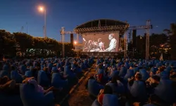 İzmir'de yaz akşamlarına sinema keyfi! İşte ücretsiz gösterim takvimi