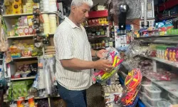 İzmir'deki bu bakkalda aradığınız her şey var! Gören dönüp bir daha bakıyor
