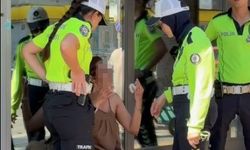 İzmir Konak'ta takside güzergah kavgası: Biber gazı ve yumruklar havada uçuştu