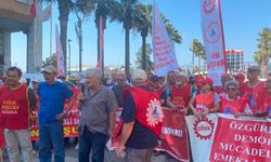İzmir’de emeklilerden geçim çıkışı! Sokaklarda yine ses yükselttiler!